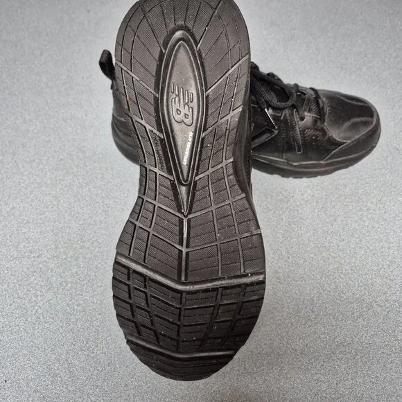 Women's New Balance 608V5 Leather Shoes; Size 10; Slip-Resistant Sole; NWOT - Picture 2 of 3